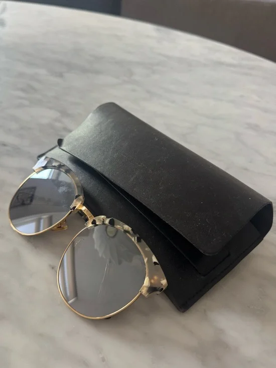 Gentle Monster Sunglasses - Picture 2 of 6